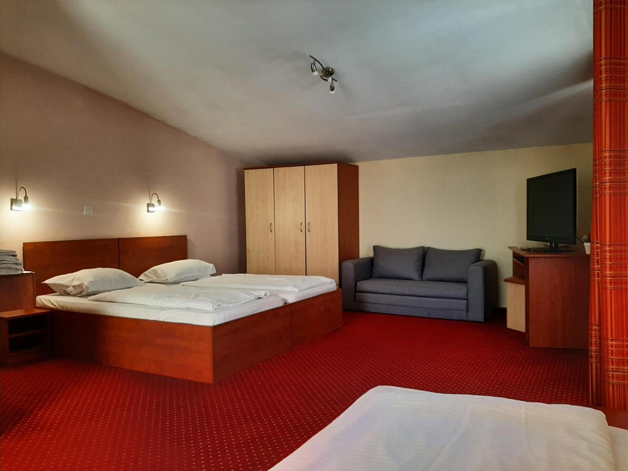 Pensiune Safrane Băile Herculane Extérieur photo