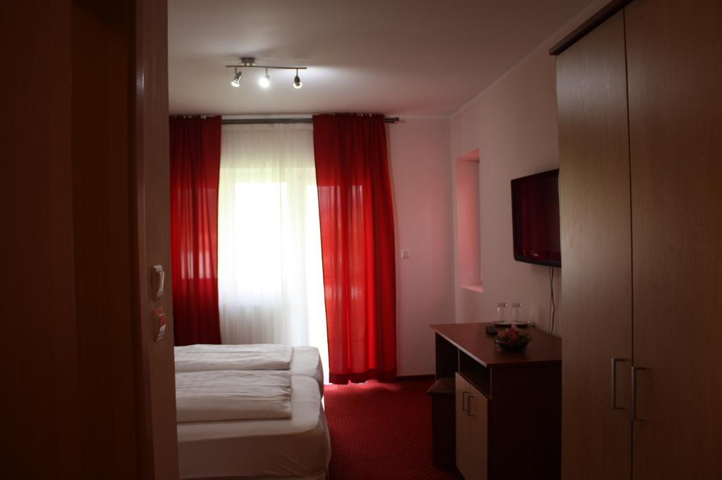 Pensiune Safrane Băile Herculane Chambre photo